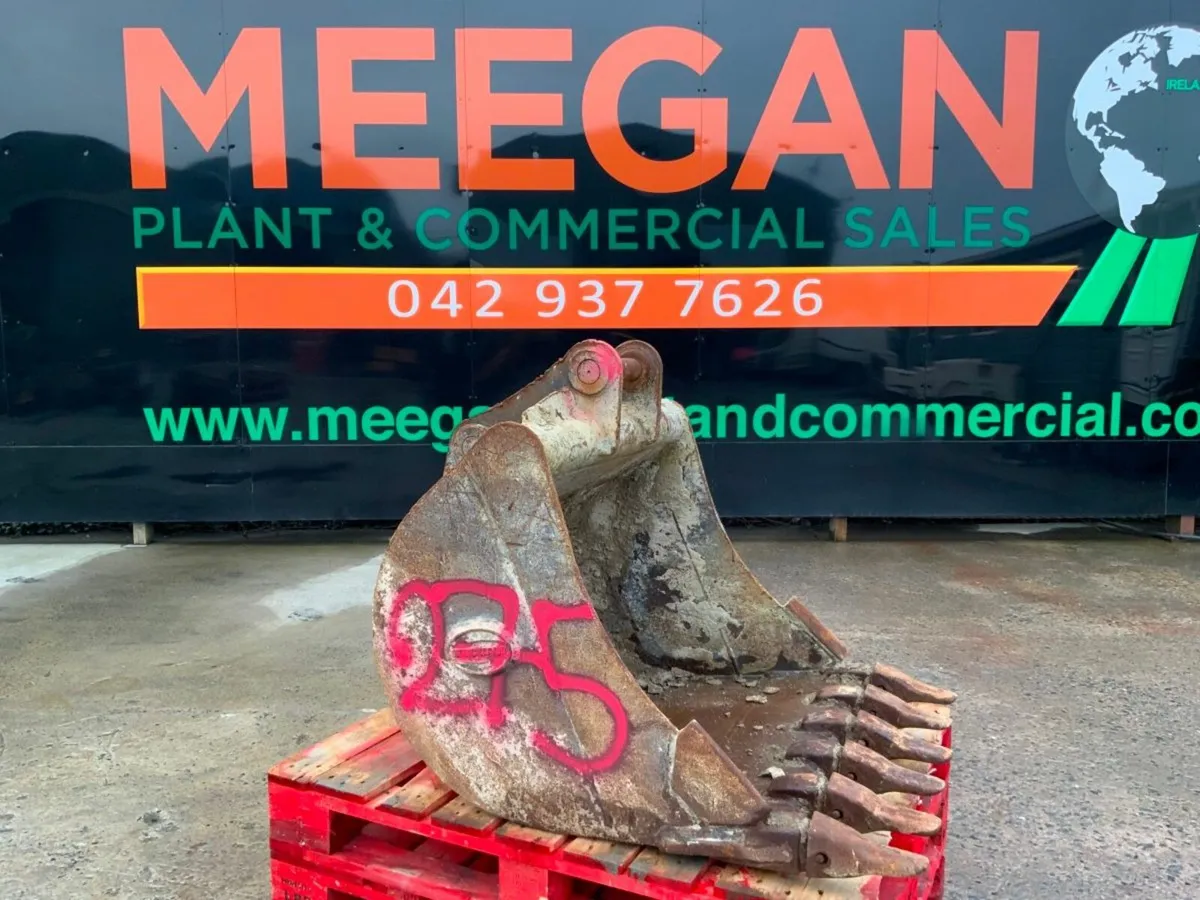 36"  STRICKLAND  BUCKET......50mm PINS......275f. - Image 1