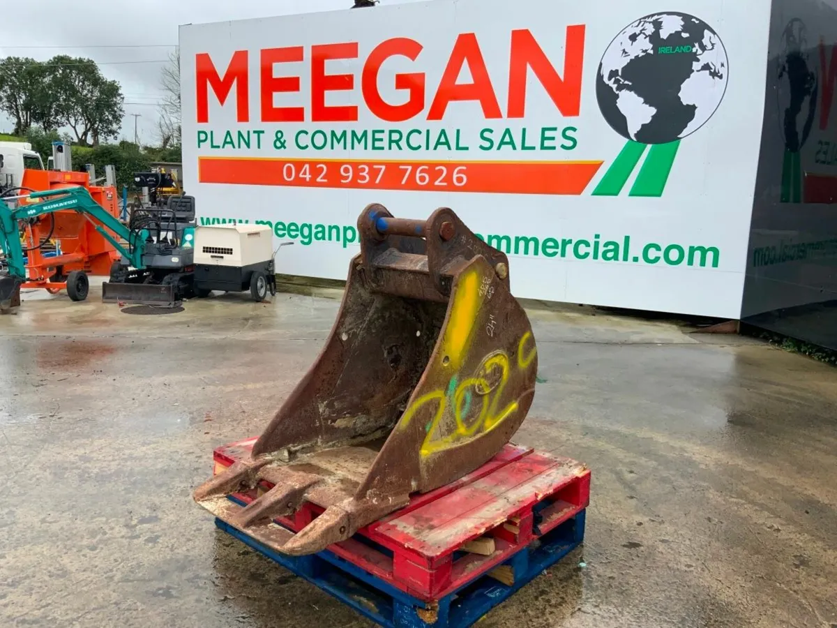 24" GEITH DIGGING BUCKET.......65mm PINS.......202 - Image 2
