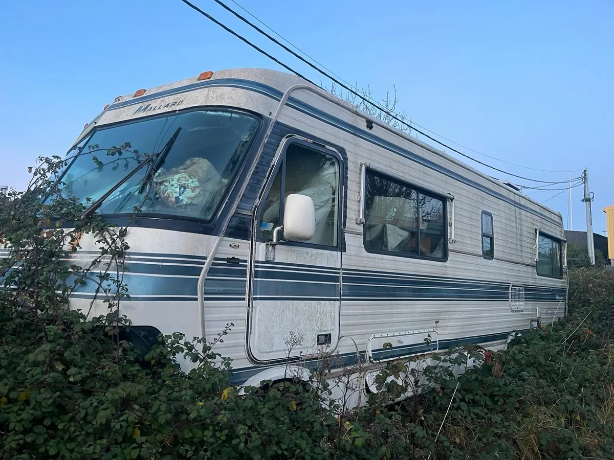 Vintage motor home - Image 1