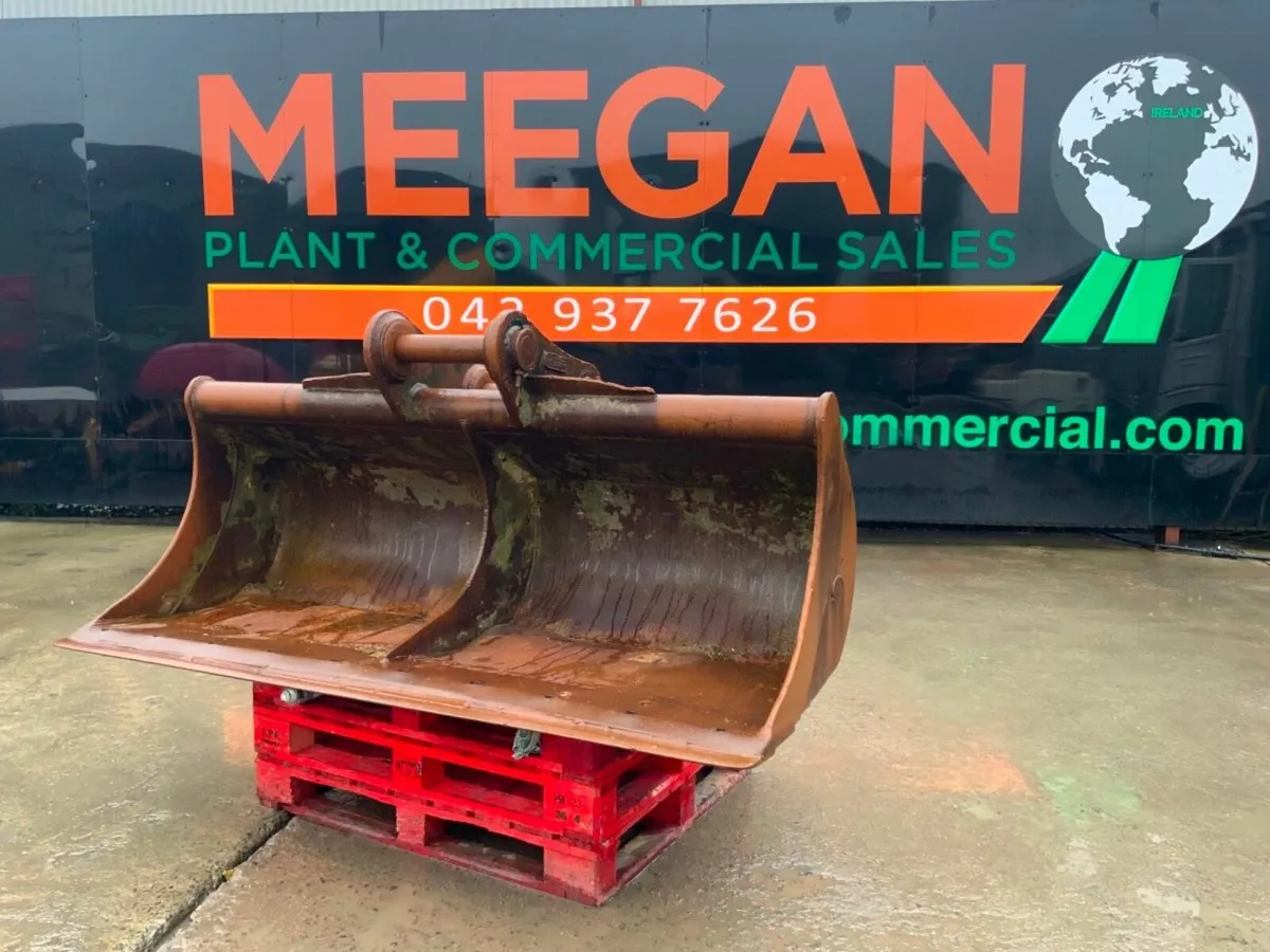 84" STRICKLAND GRADING BUCKET....80mm.....1587. - Image 1