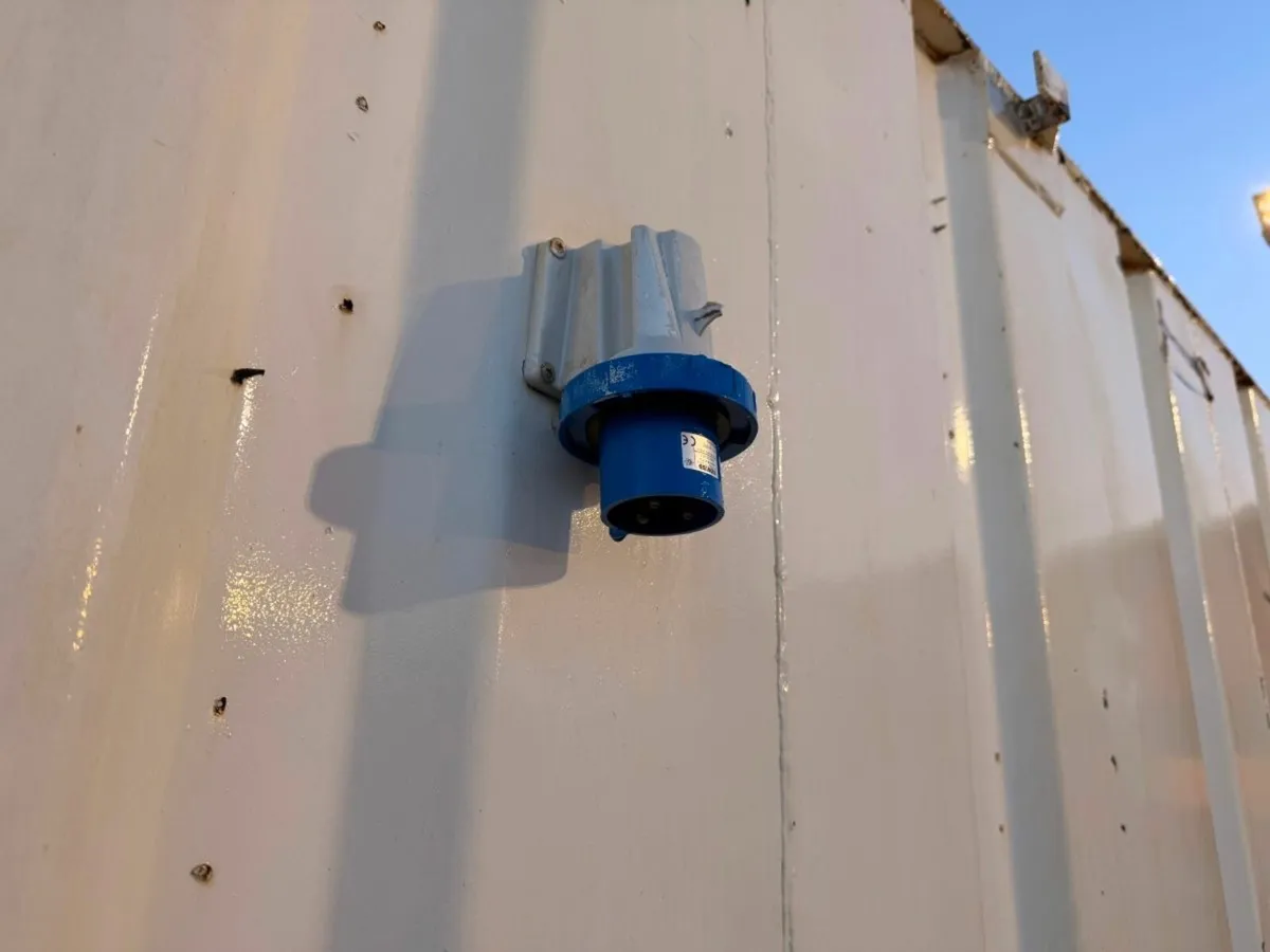 21 x 8 SHIPPING CONTAINER SITE STORAGE...1055 - Image 4