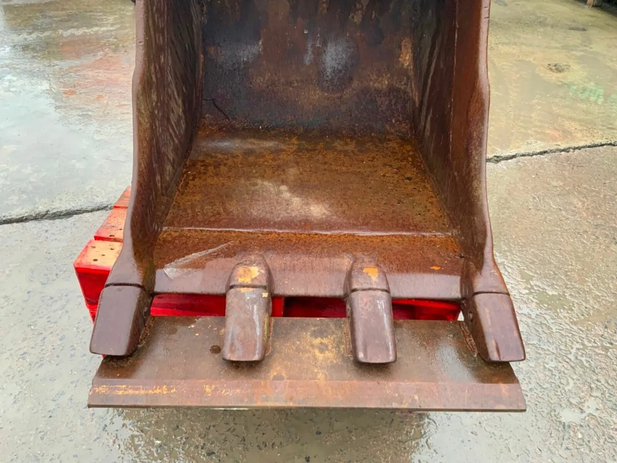 36" DIGGING BUCKET.......80mm PINS........338f. - Image 3