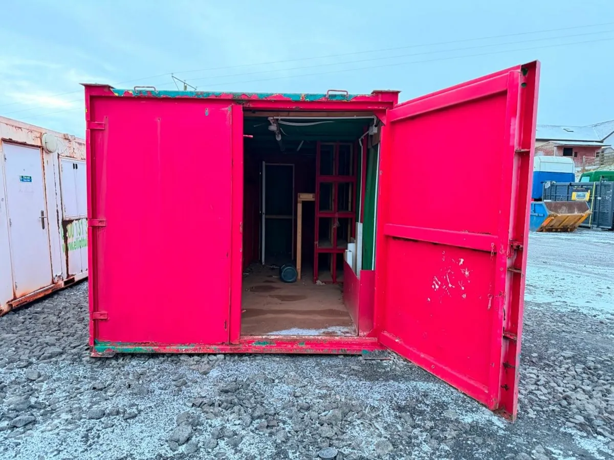 20 x 8 container ....5411. - Image 3