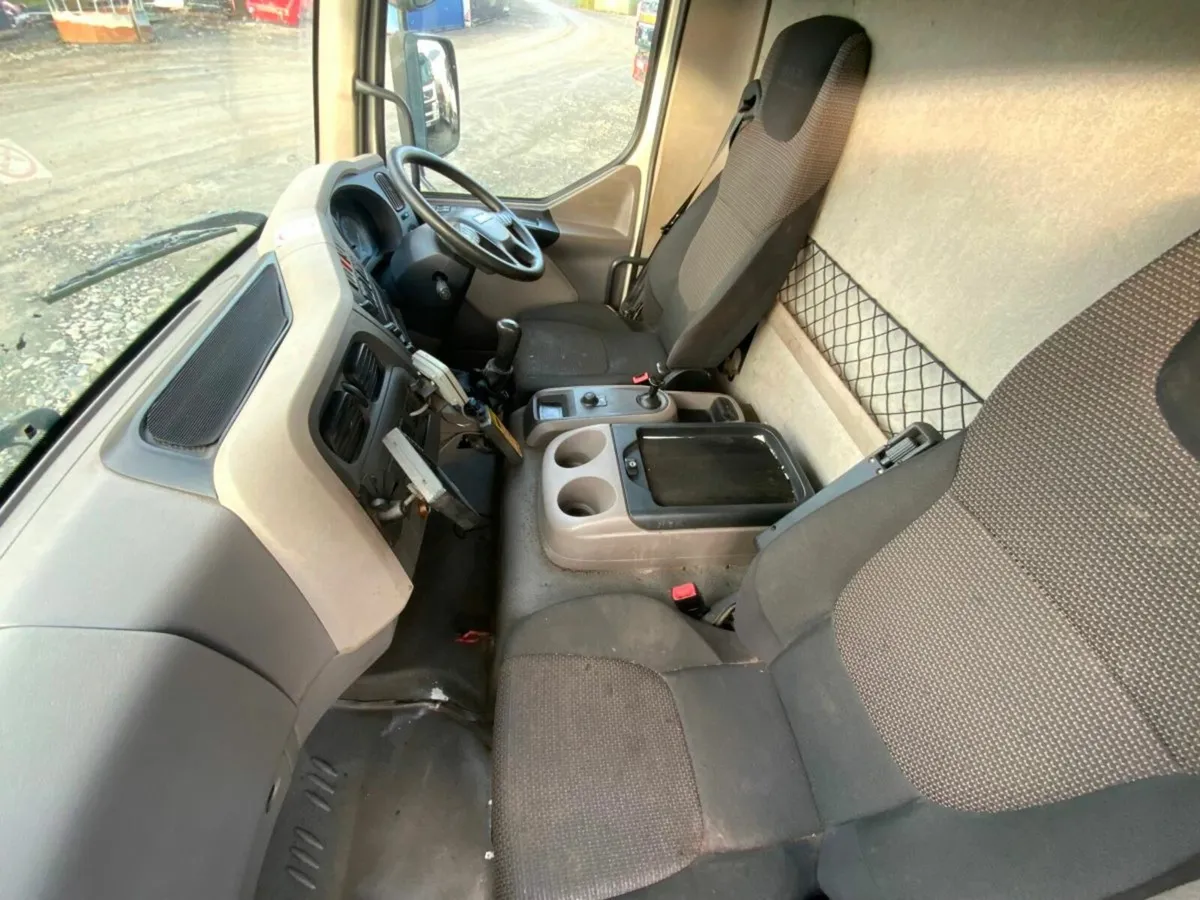 DAF LF 12 TONNE CHASSIS CAB....21ft DROP SIDE BODY - Image 4