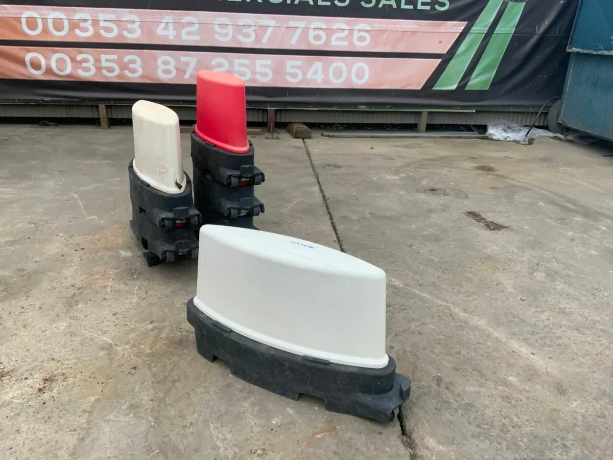 WEIGHTED  PEDESTRIAN SAFETY BARRIERS.. - Image 1