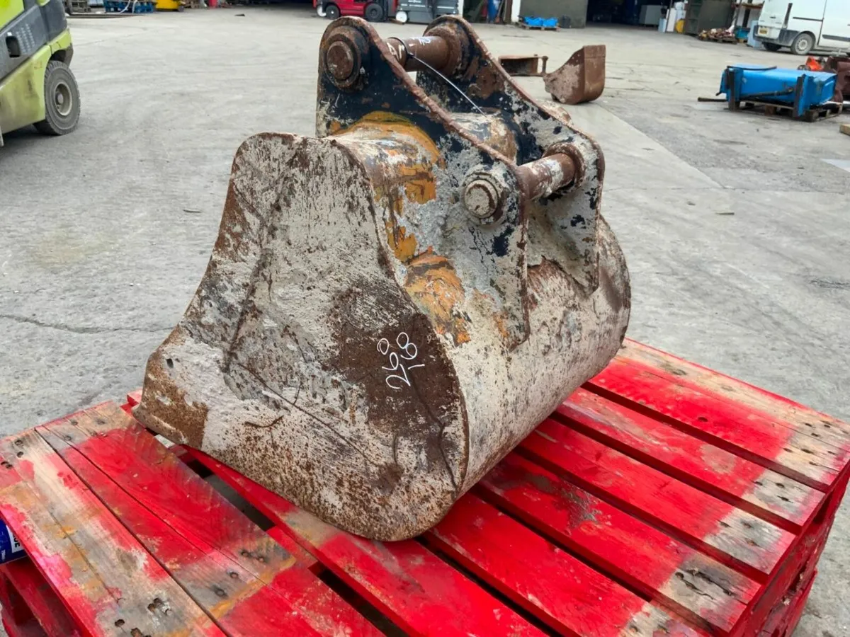 24" CATERPILLAR BUCKET......45mm PINS.....149wa. - Image 2
