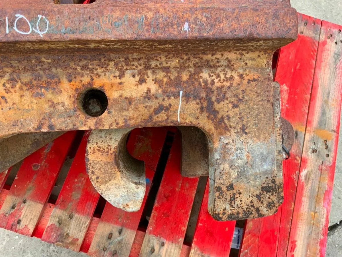 HYDRAULIC Quick hitch ....100mm PINS......161wa. - Image 4