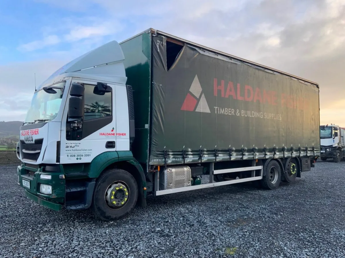 Iveco Stralis 26 TONNE REAR LIFT AXLE30ft  BODY. - Image 1