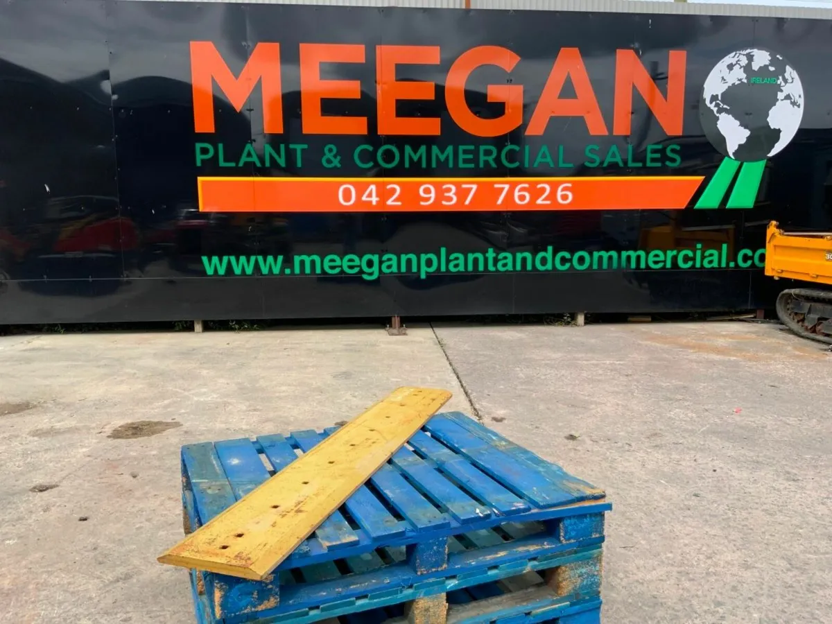 1.8mts CUTTING EDGE BLADE / WEAR PLATE. - Image 1