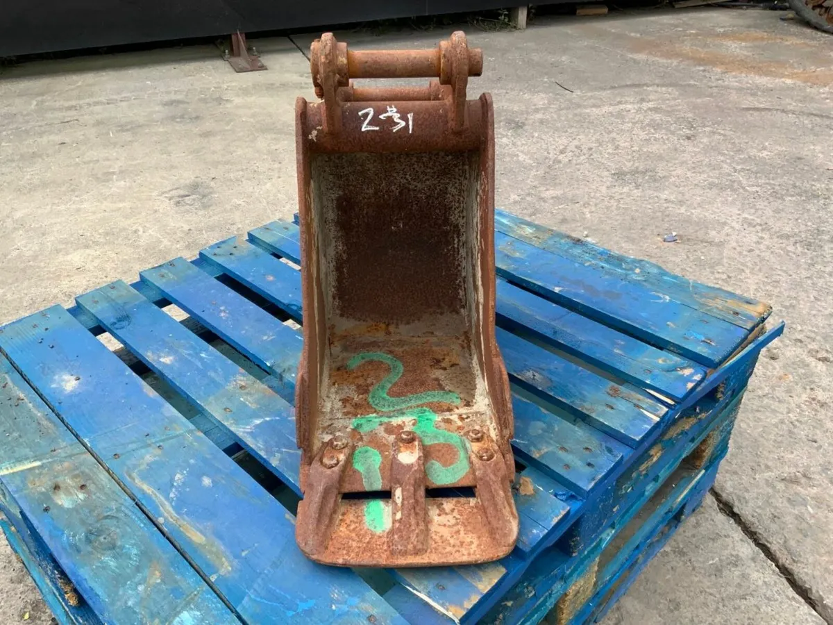 12" MINI DIGGER BUCKET......35mm PINS......231w. - Image 4