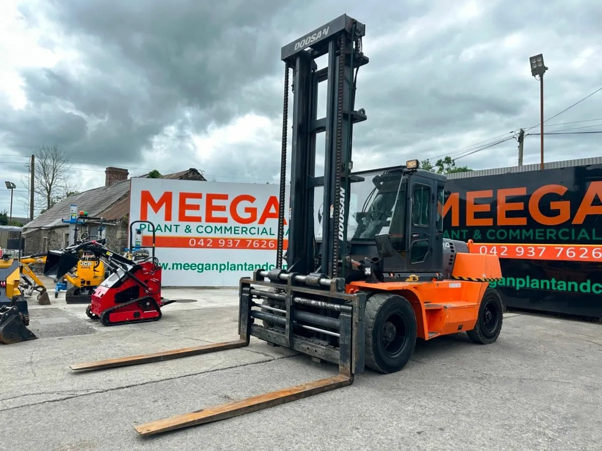 2014 DOOSAN 11 / 12 TON FORKLIFT .... 5,455 Hrs.. - Image 1