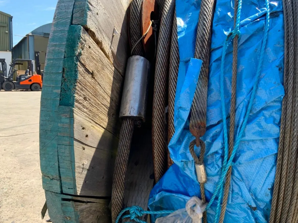 28mm WIRE ROPE.......410mts LONG.......4052 - Image 3