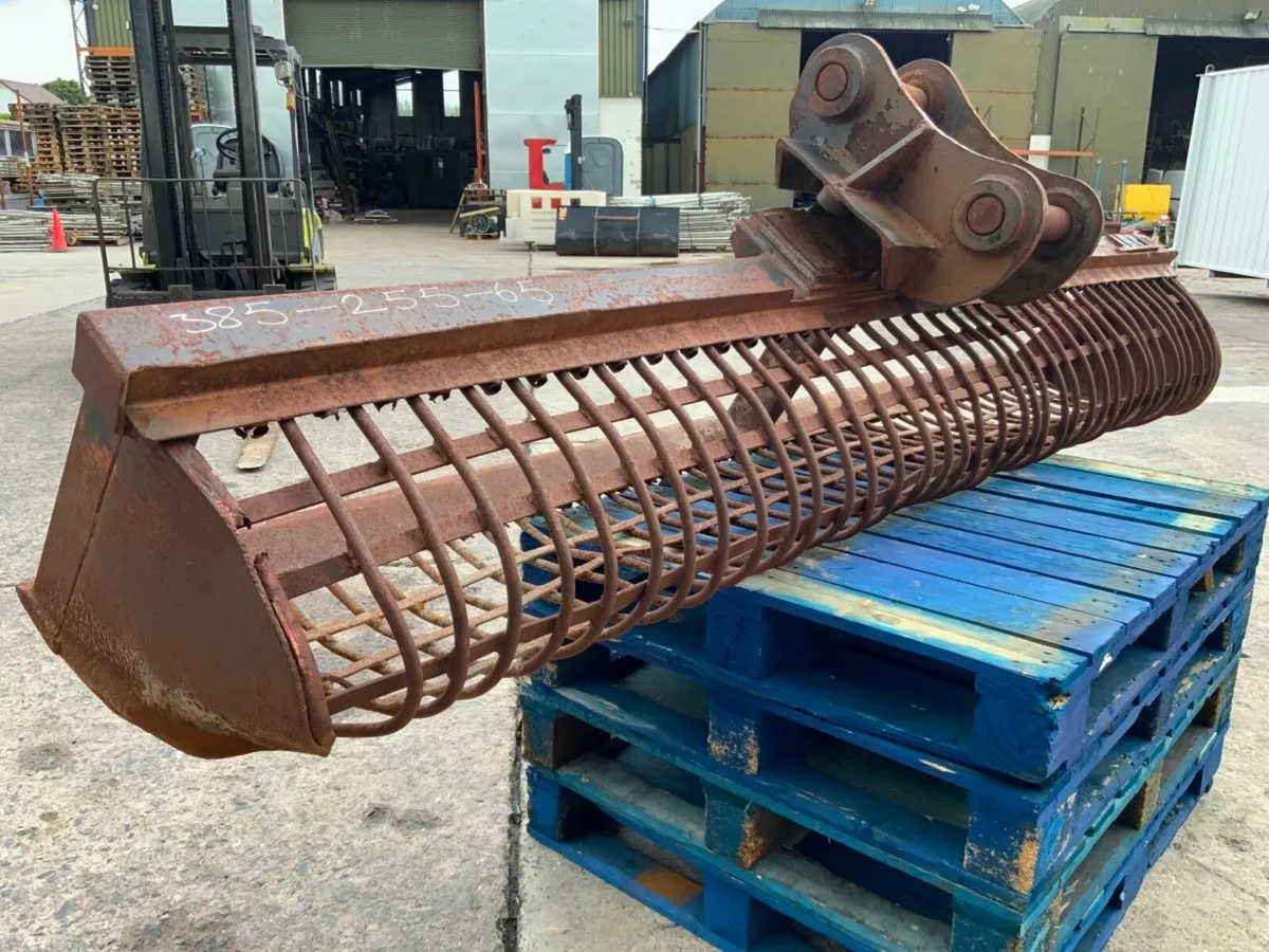 10ft SCREENING / DRAIN CLEANING BUCKET.....1208t. - Image 4