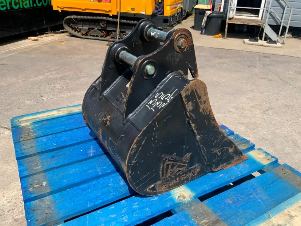 UNUSED 18" RHINOX BUCKET......35mm PINS.......209w - Image 4