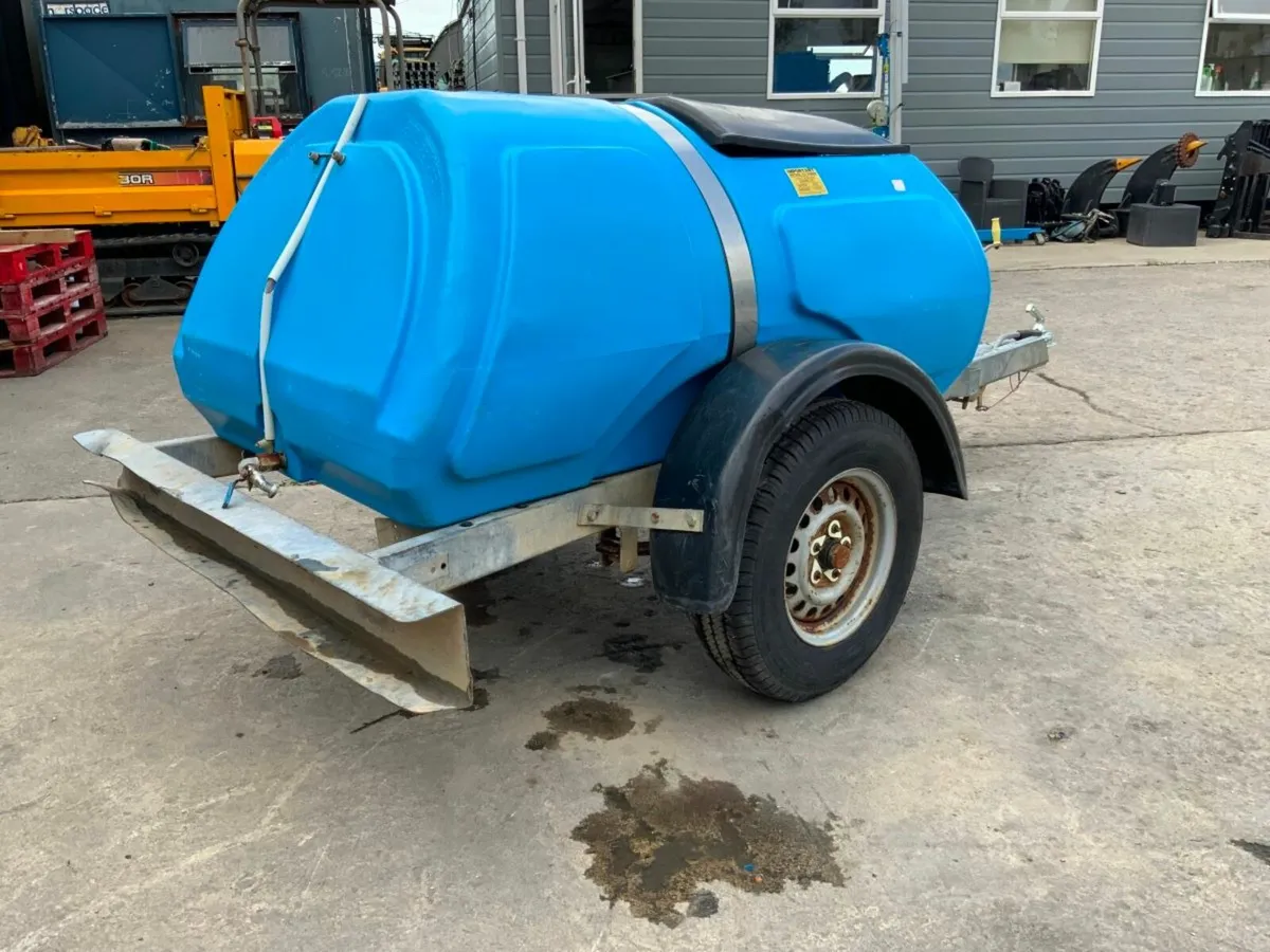 900lts. SINGLE AXLE WATER BOWSER..........57w. - Image 4