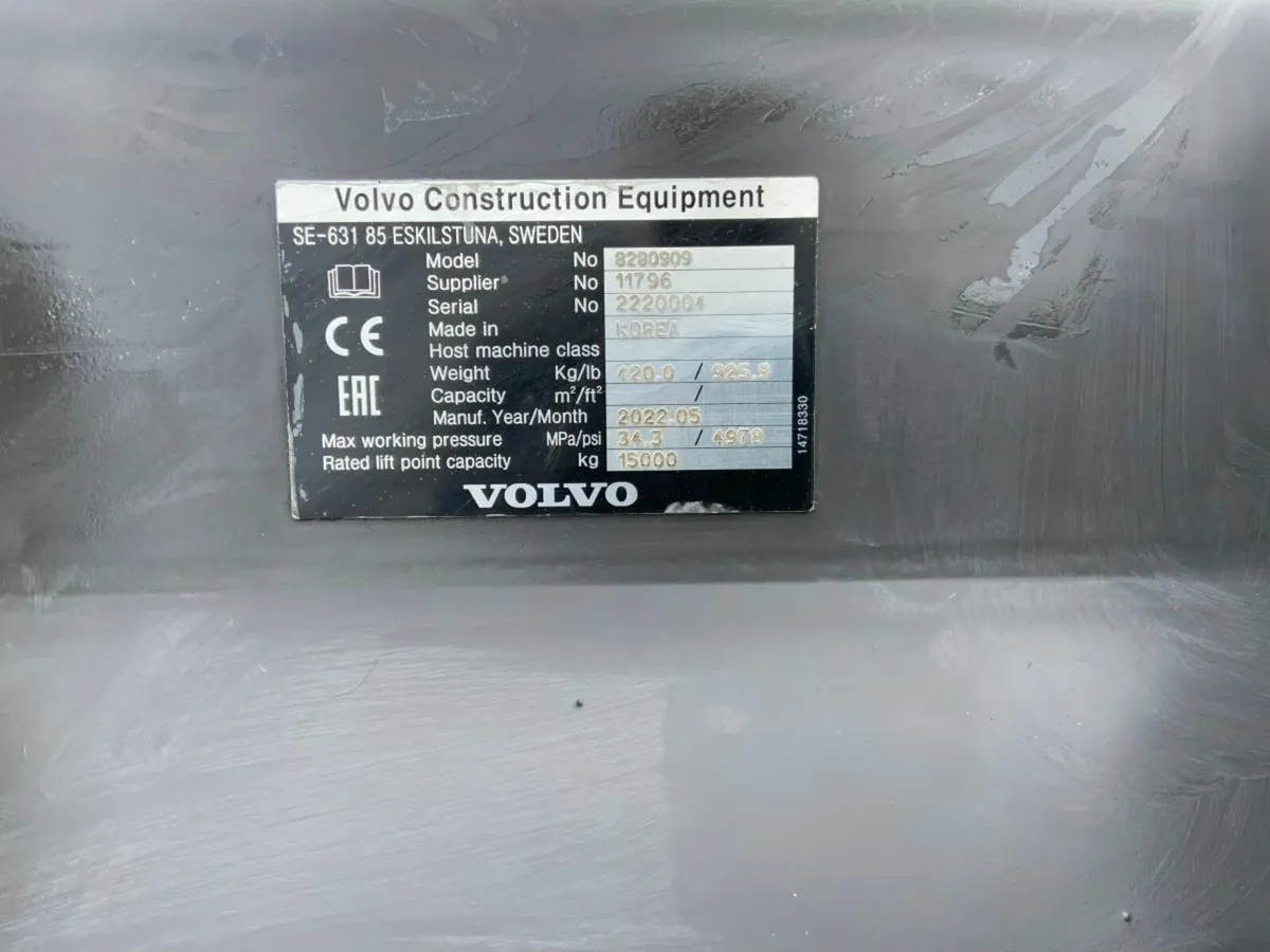 UNUSED VOLVO S3 QUICK HITCH  / COUPLER......7466. - Image 4