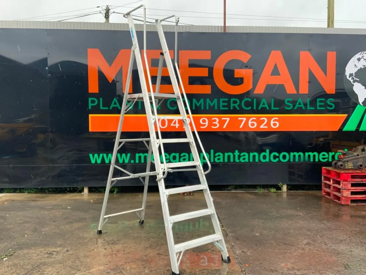 8 STEP ALUMINIUM PLATFORM LADDER.........442-2. - Image 4