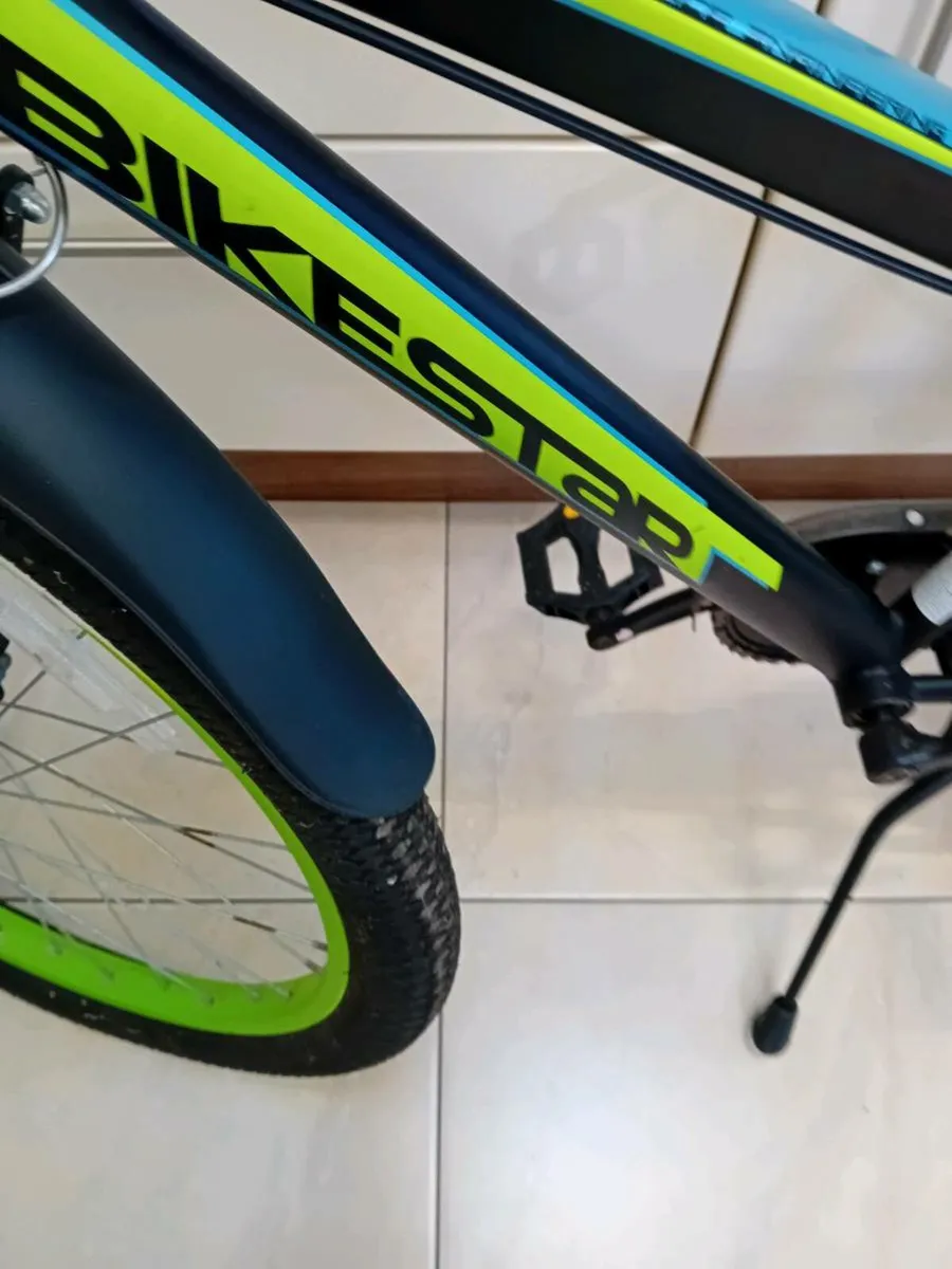 BOYS BIKE 24 INCH WHEELS - Image 4