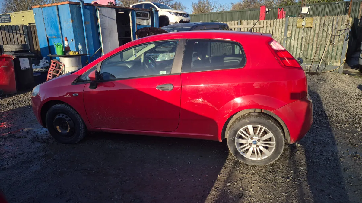 Fiat punto 2010 Petrol ⛽️ - Image 4