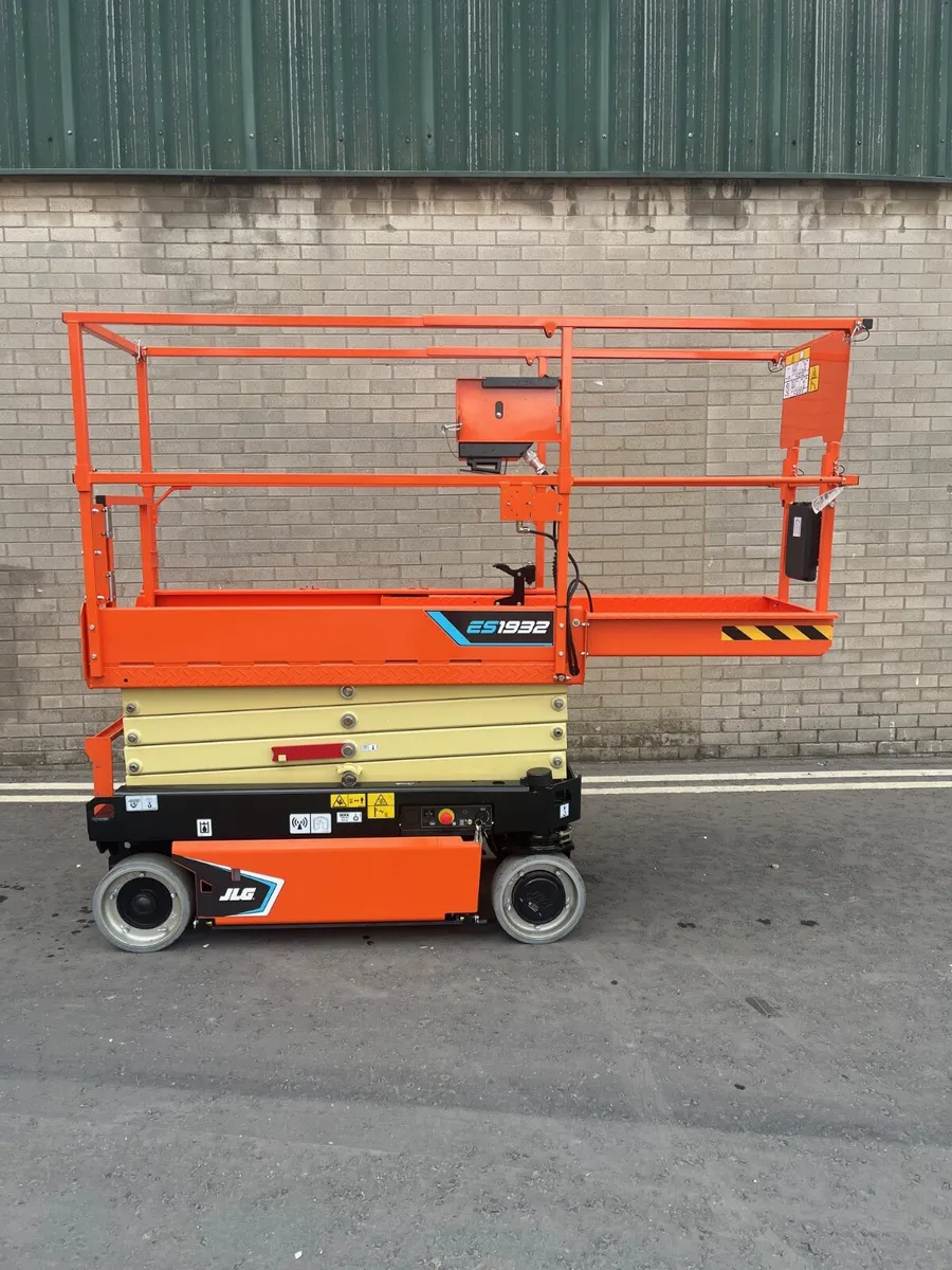 New JLG ES1932 Electric Scissor Lifts - Image 2