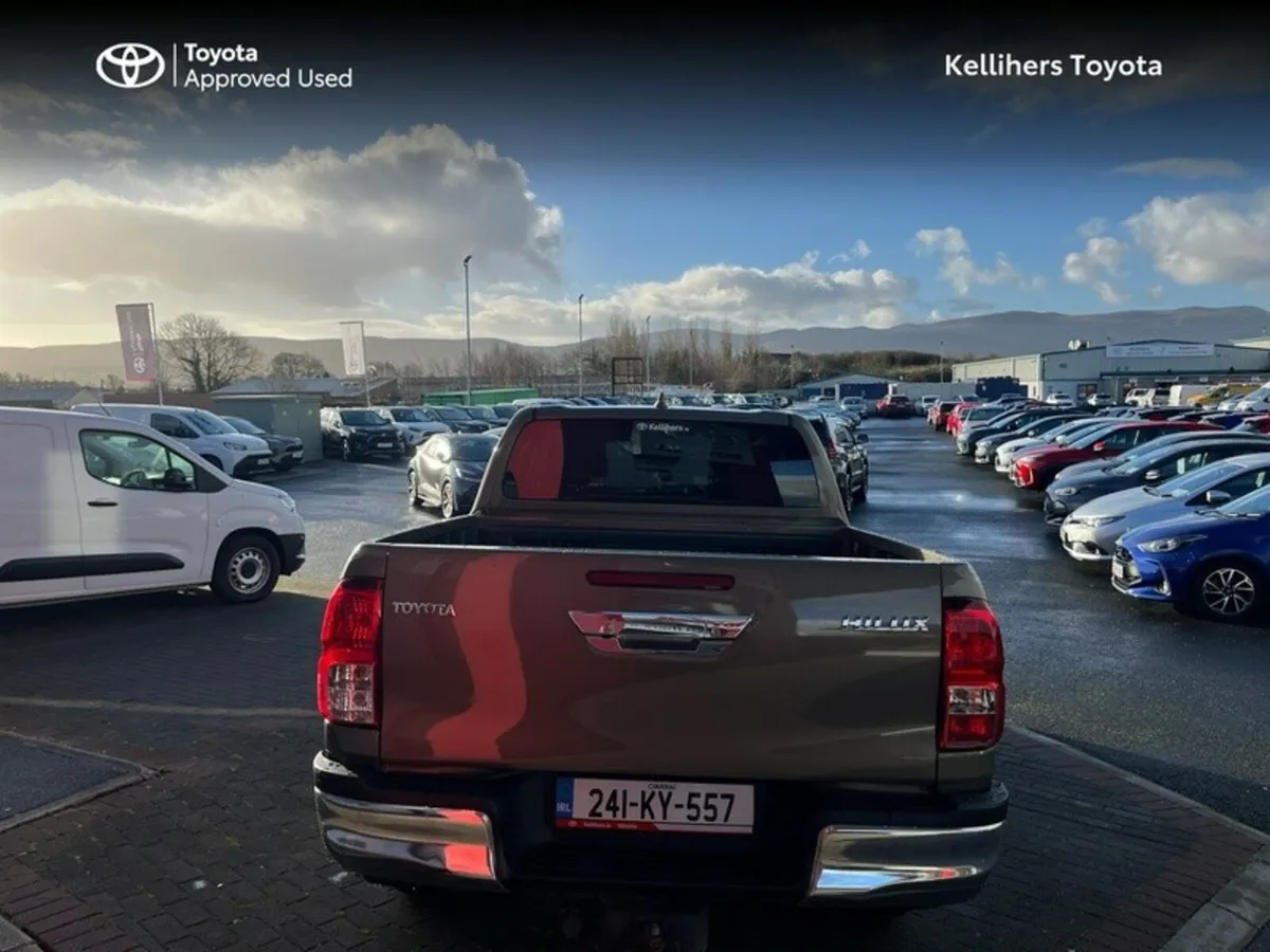Toyota Hilux HILUX 2.8 SR5 DOUBLE CAB - Image 4