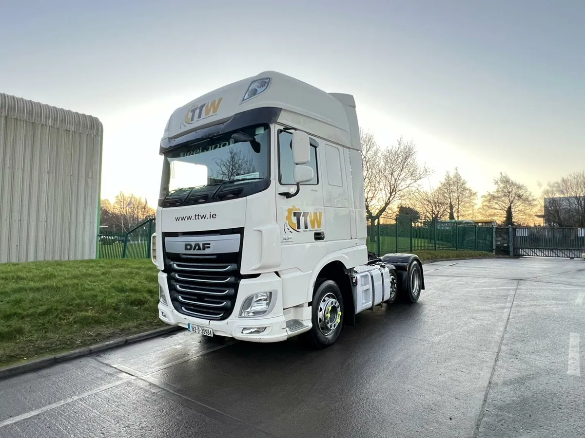 DAF XF 6x2 - Image 2