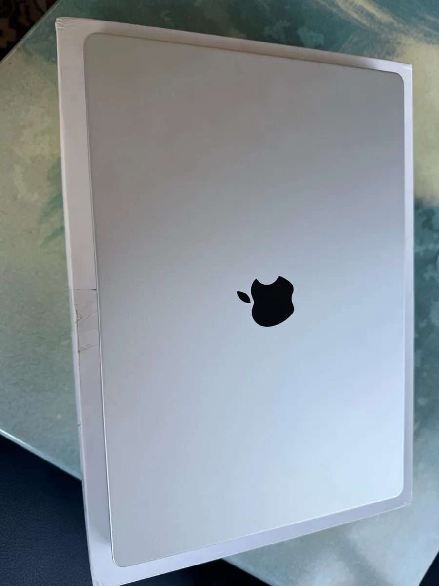 Apple MacBook 16”36GB Ram 512 SSD - Image 3