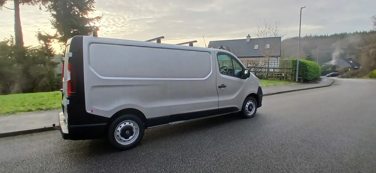 182 Nissan NV 300 van. Test 1-27. Tax 5-26. - Image 3