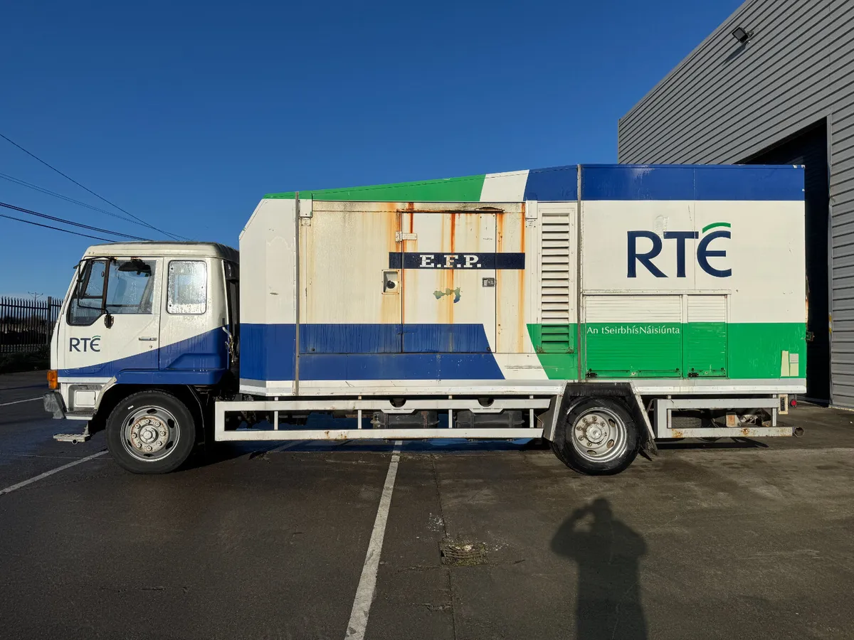 1997 MITSUBISHI GENERATOR TRUCK - 100KVA FG WILSON - Image 2