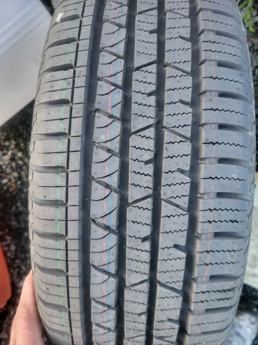 Wheel and tyre for dacia duster phone 0872813044 - Image 1