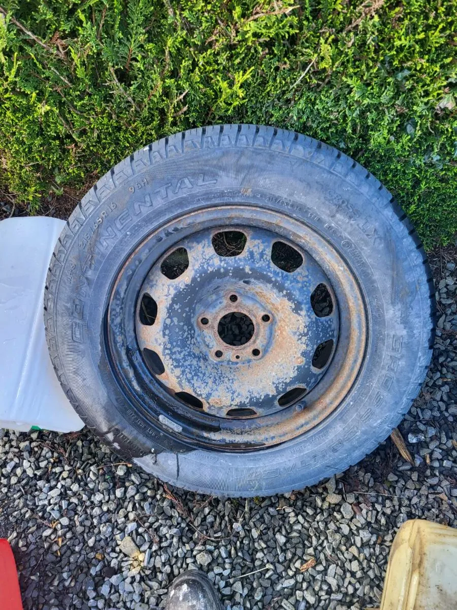 Wheel and tyre for dacia duster phone 0872813044 - Image 2