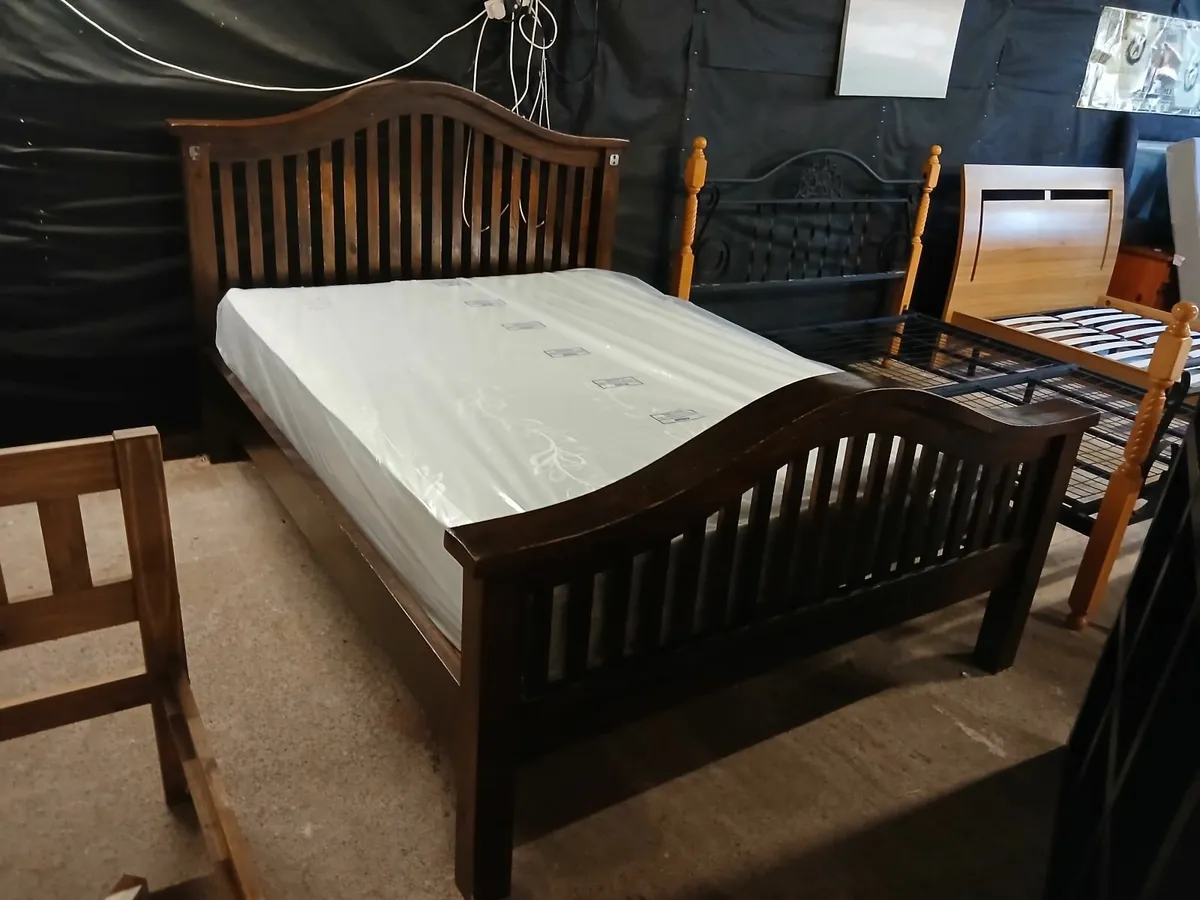 Bed and mattress - Image 1
