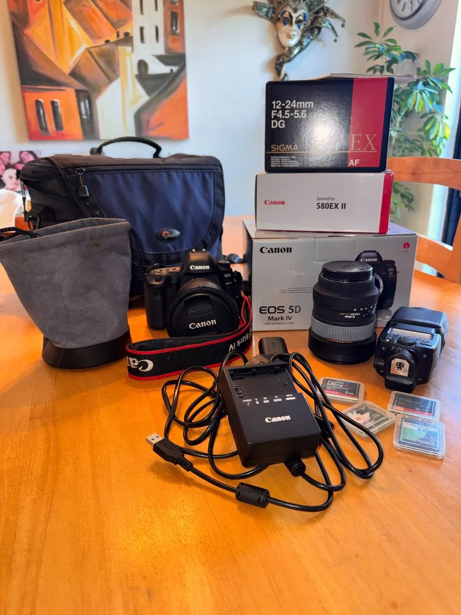 Canon 5D Mark IV Professional Photography Kit - Image 1