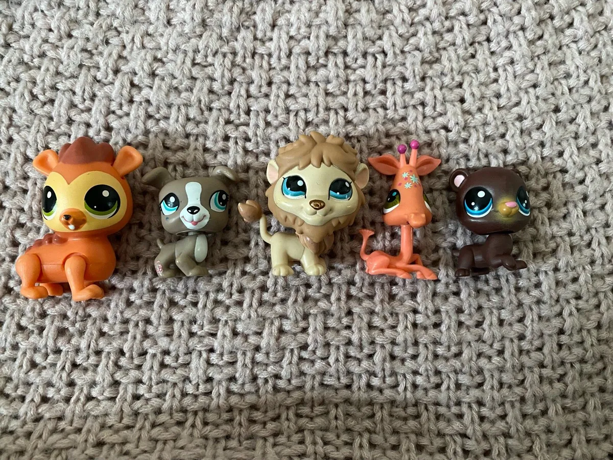 LPS Littlest Pet Shop Tree House and Figures set - Image 4