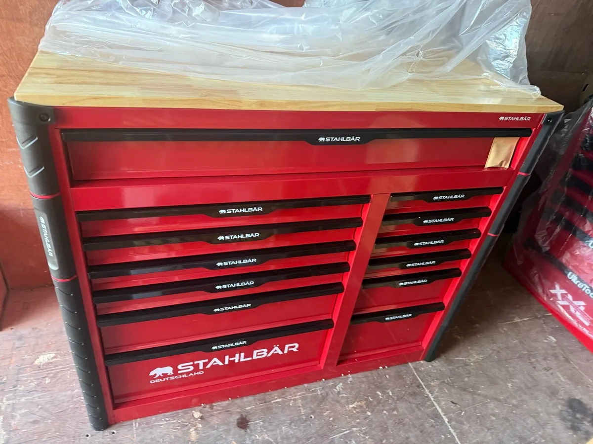 BRAND NEW 13 DRAWER TOOL CHEST FULL OF TOOLS - Image 1