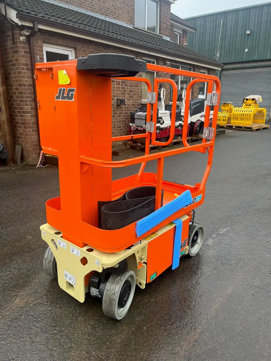 New JLG 1230ES Vertical Mast Lifts - Image 4