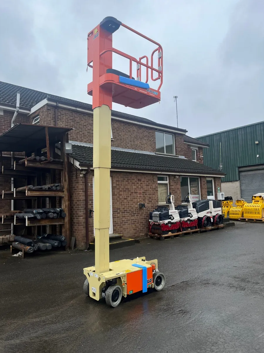 New JLG 1230ES Vertical Mast Lifts - Image 2