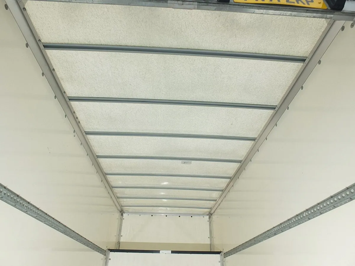 2021 Iveco Daily Luton Box Van - Image 4