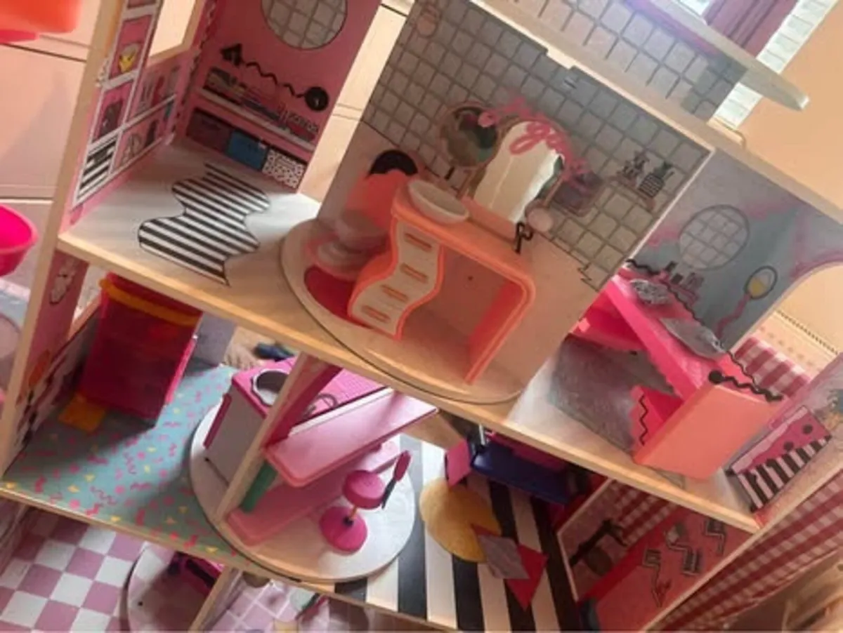 Lol omg doll house - Image 3