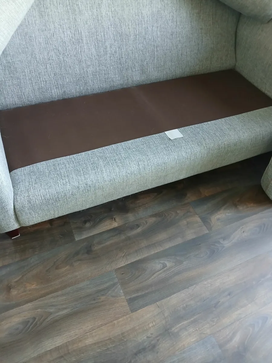 Suite of furniture - Image 3