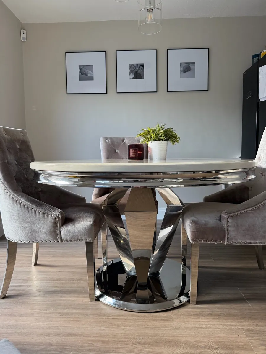 Glass marble top dining table & 4 Chairs - Image 2