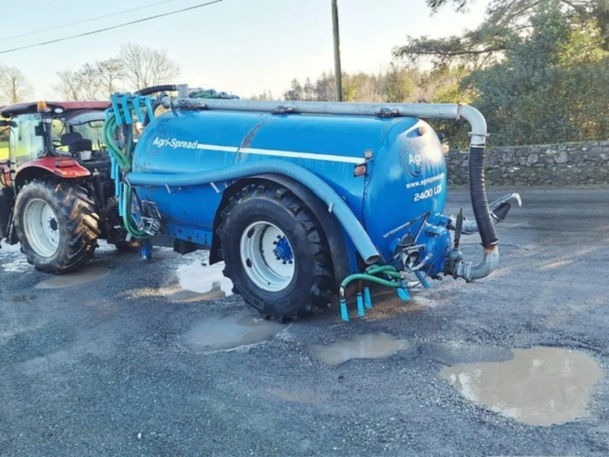 2009 Agrispread 2400 Gal - Joskin 7.5M Dribble Bar - Image 1