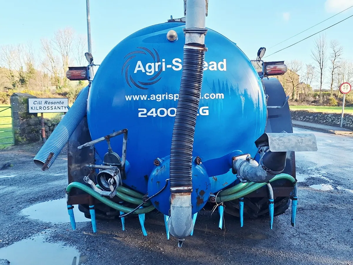 2009 Agrispread 2400 Gal - Joskin 7.5M Dribble Bar - Image 4