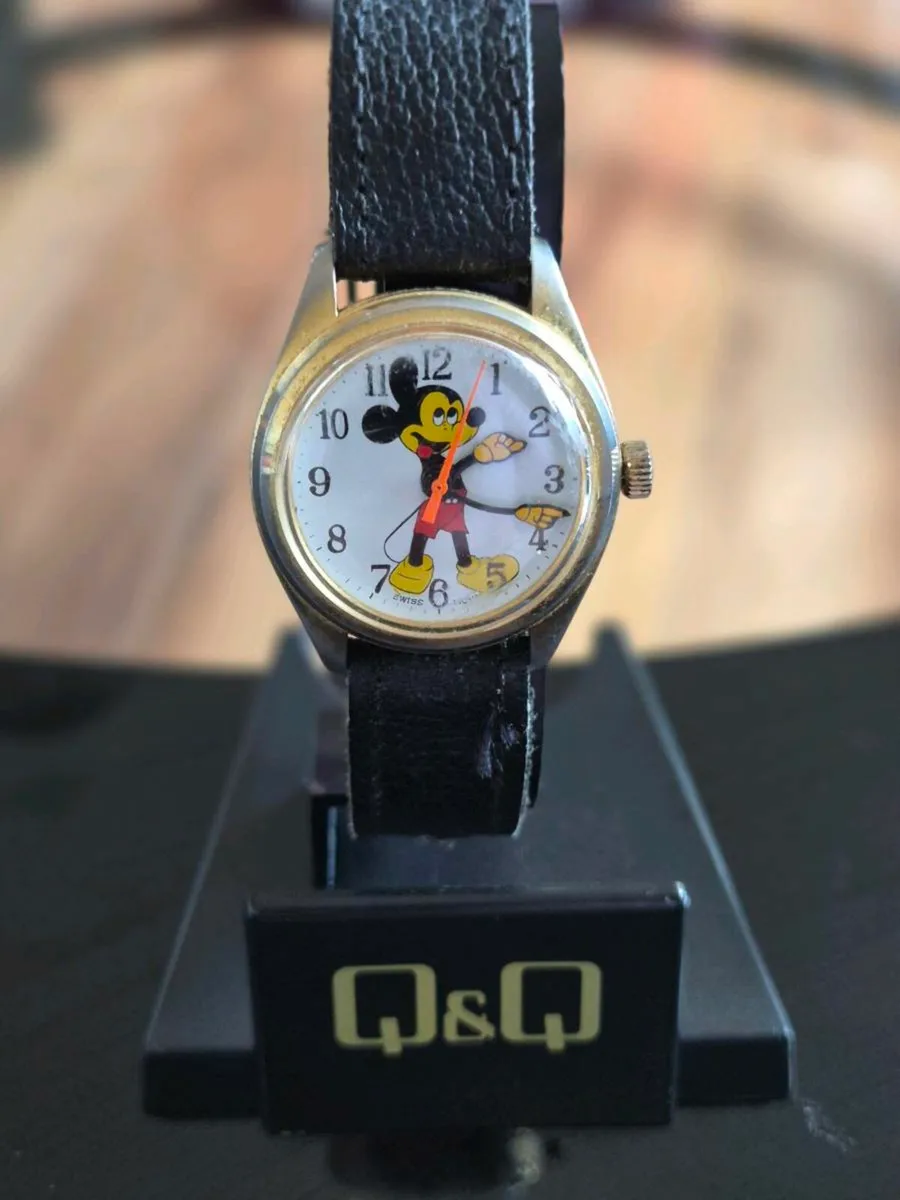Vintage mickey mouse watch - Image 1