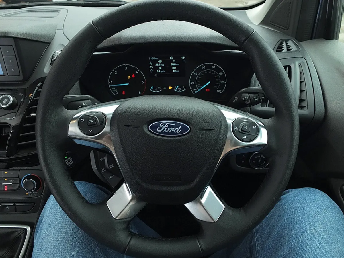 2024 Ford Transit Connect Small Panel Van - Image 4