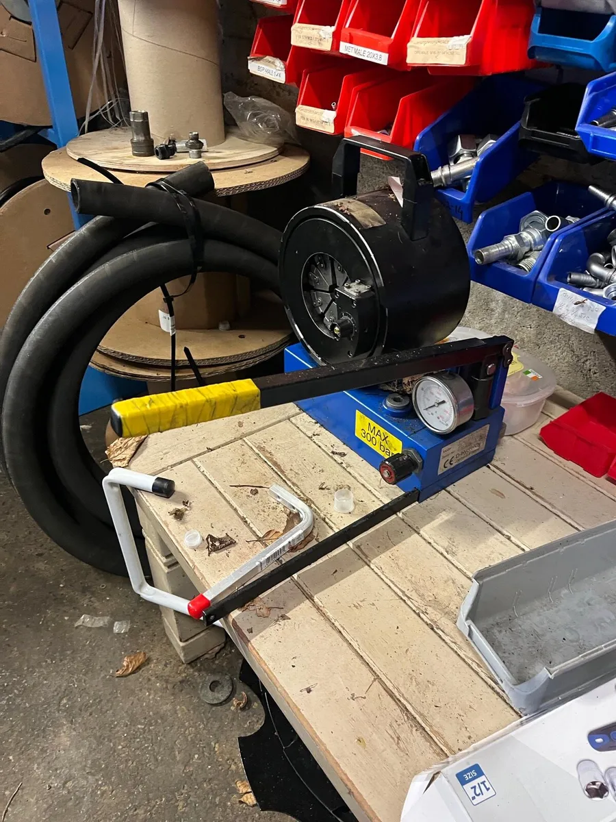 Hose repair tool - Image 1