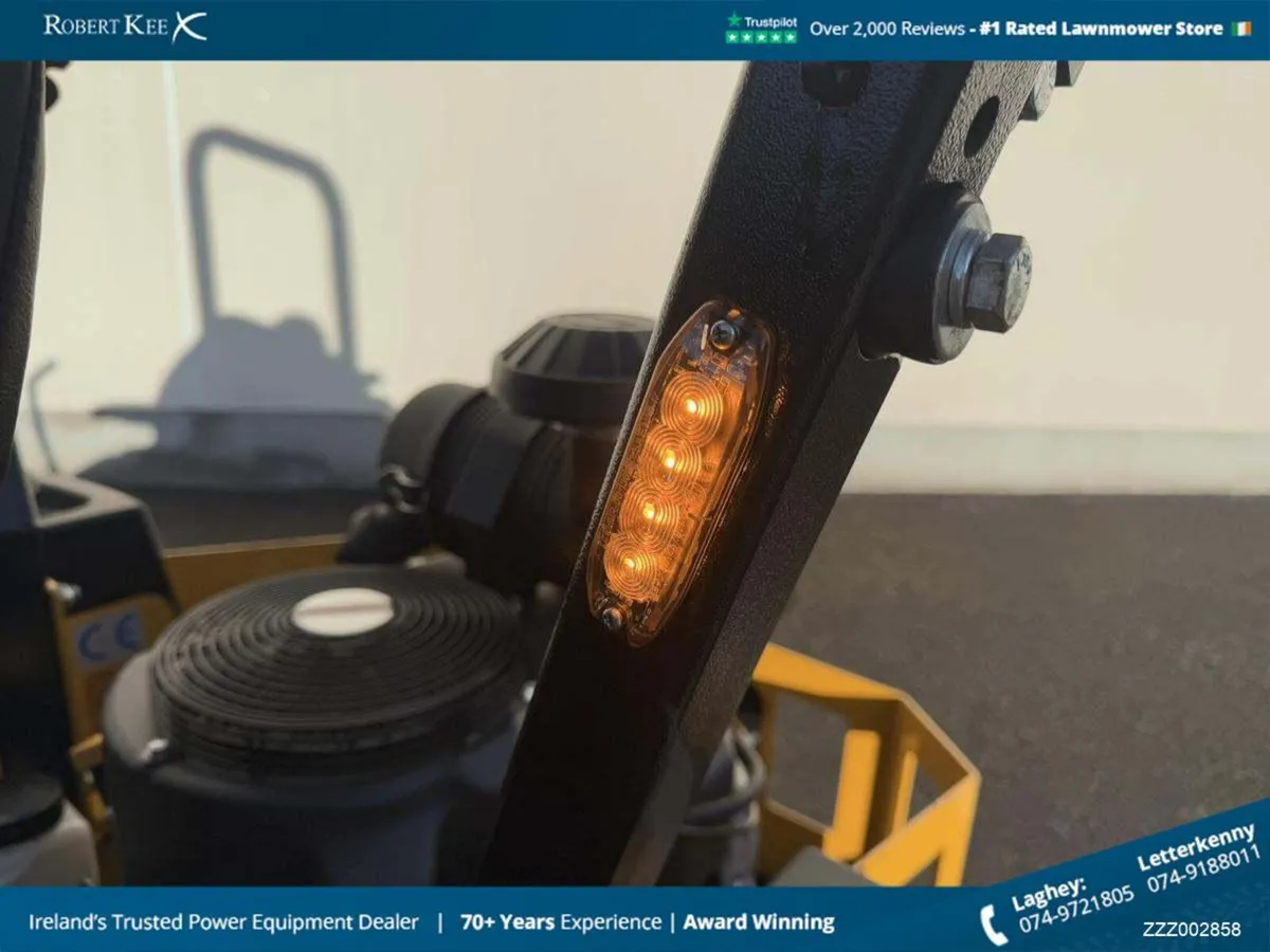 Hustler FASTRAX MOWER Zero Turn Ride-On -ZZZ002858 - Image 3