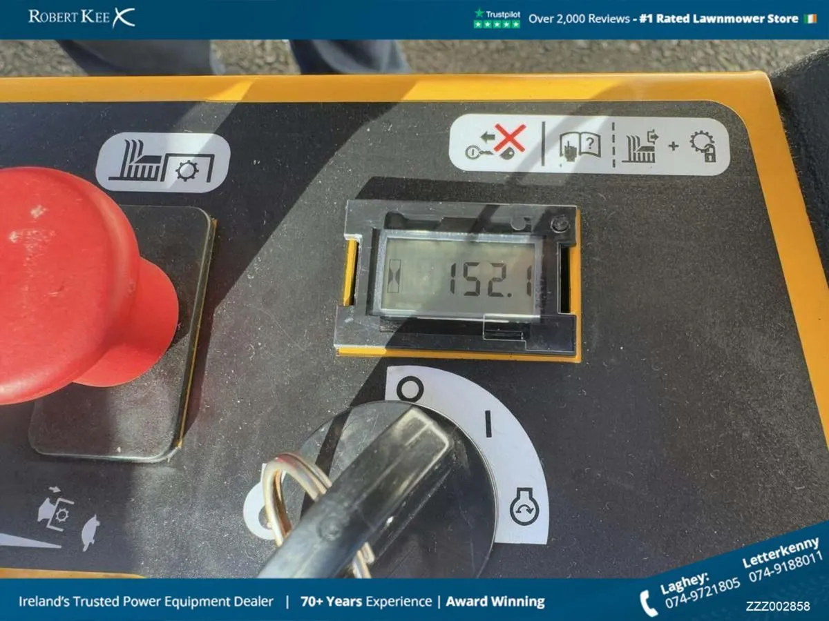 Hustler FASTRAX MOWER Zero Turn Ride-On -ZZZ002858 - Image 2