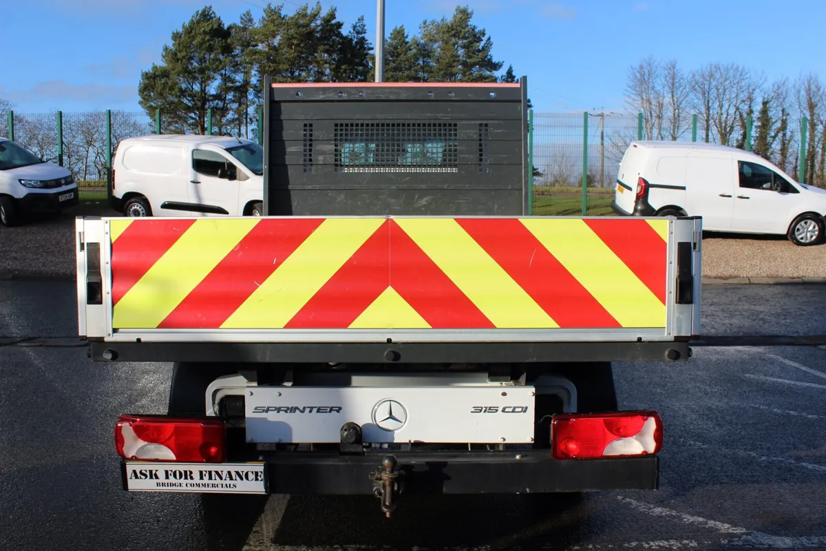 2022 Mercedes-Benz Sprinter 315 SWB Dropside - Image 4