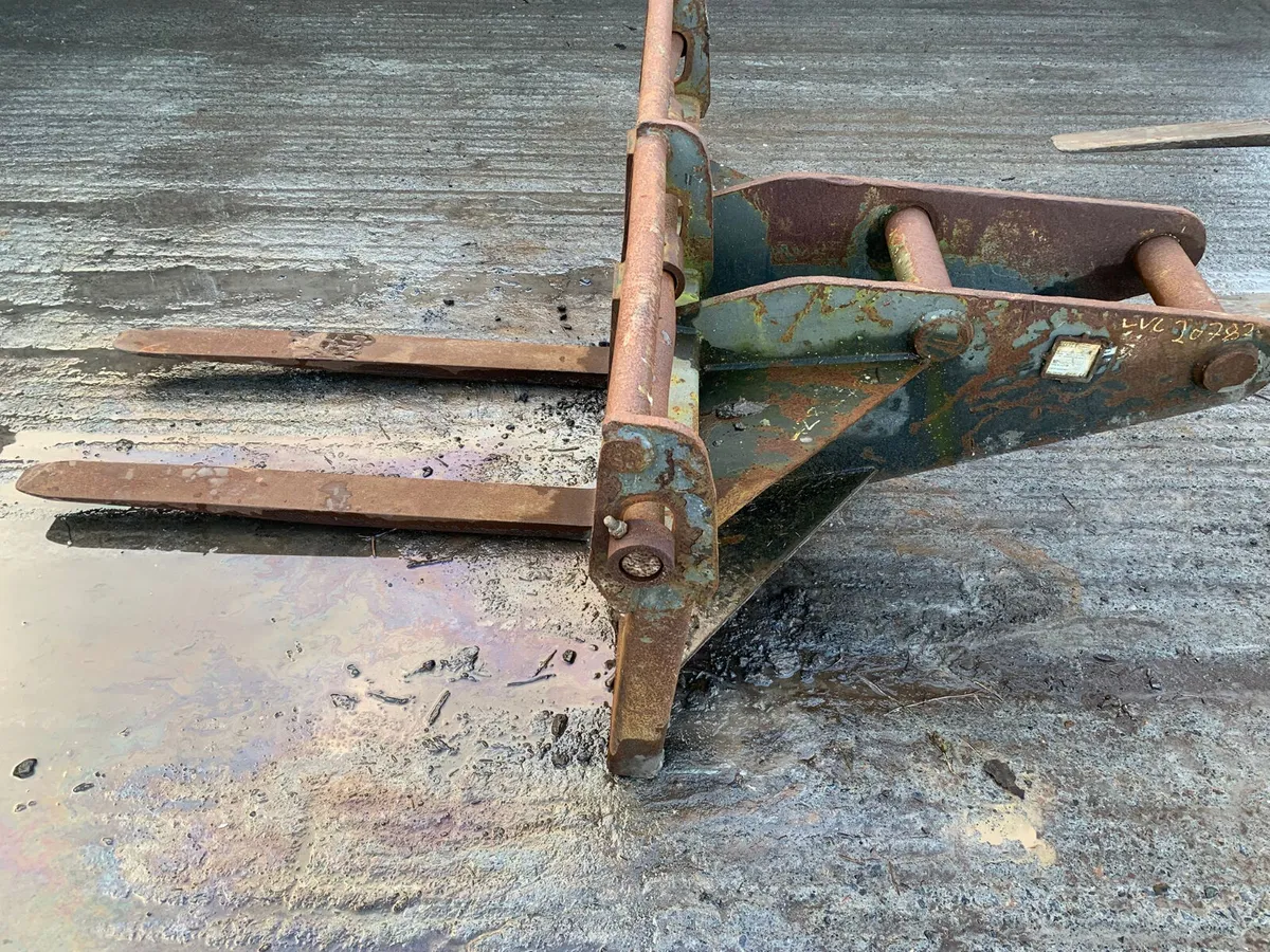 Fork Attachment To Suit 80mm pins | Centres 480mm - Image 4